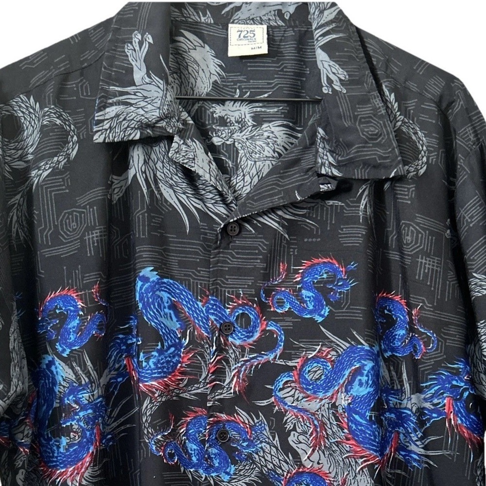 725 Originals — Y2K Style M Short Sleeve Button Up Shirt Dragon